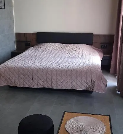 Vinica * Várna